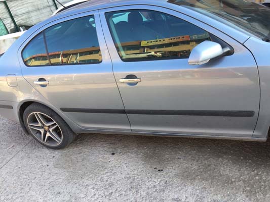 skoda oktavia 2004-2010 çıkma yedek sag kapı